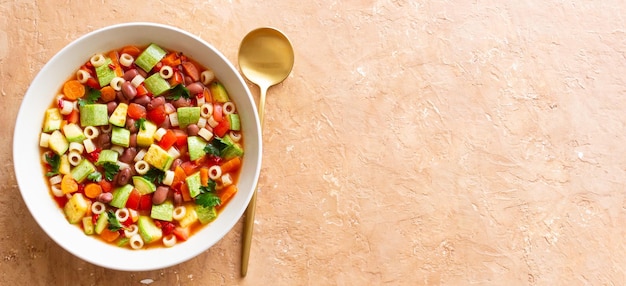 Miska čerstvého jedla